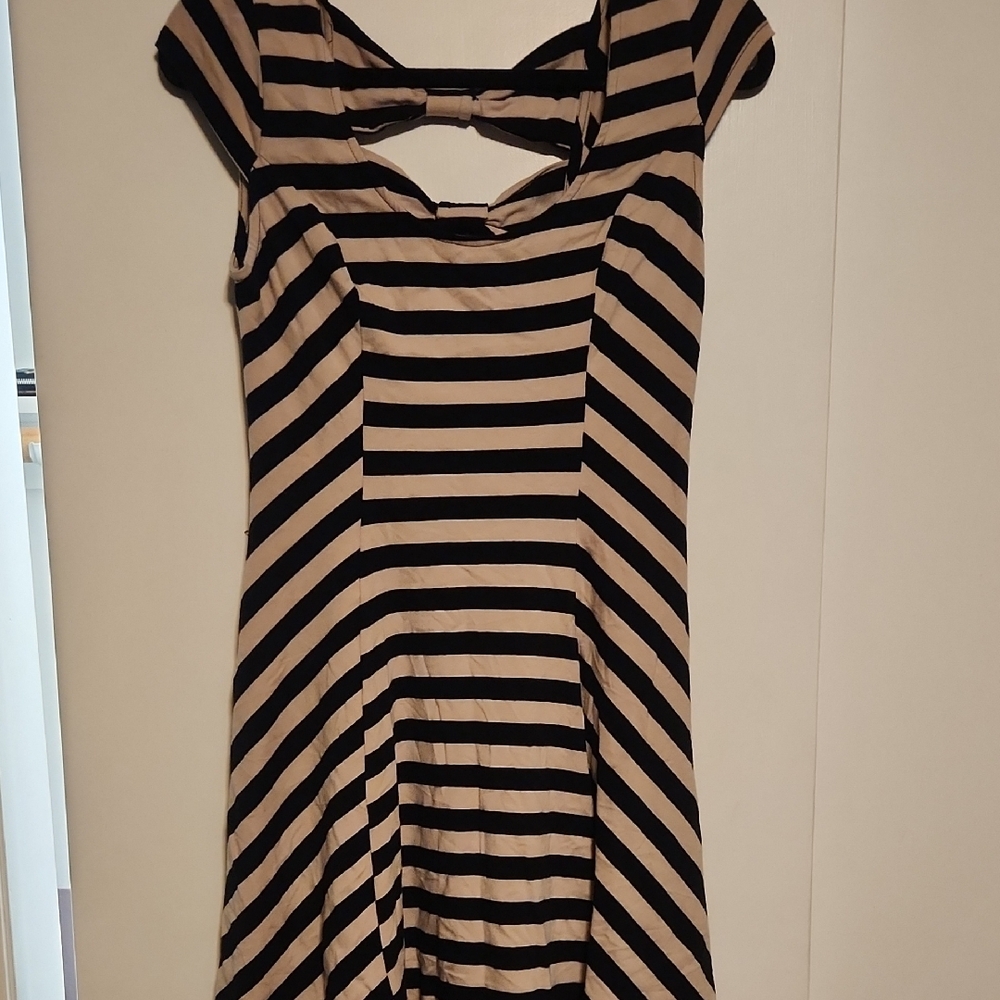 Black and Tan Fit and Flare Dress with Cap Sleeves and Sweetheart Neckline